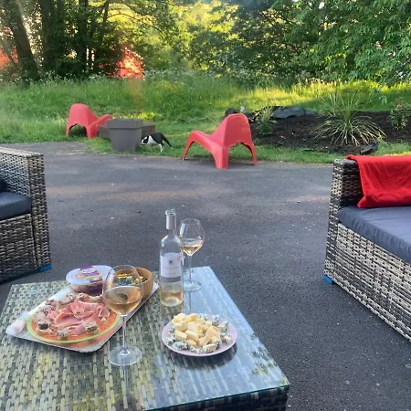 Semesterbostad De La Couze Pavin