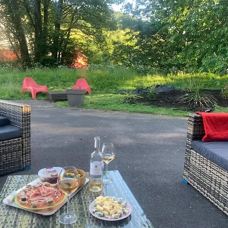 De La Couze Pavin Semesterbostad *