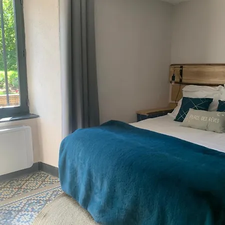 De La Couze Pavin Semesterbostad *