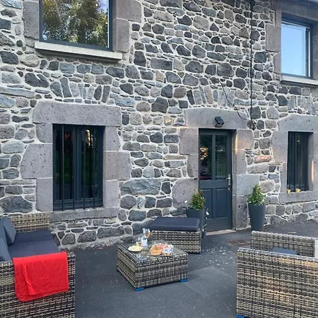 De La Couze Pavin Holiday home *